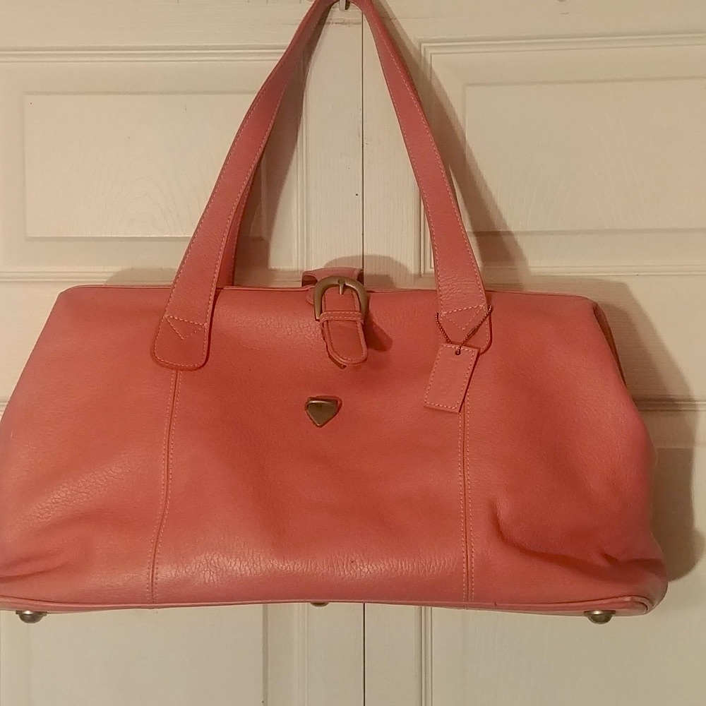 Latico Travel Carry on Pink Leather Weekend Bag 5 feet